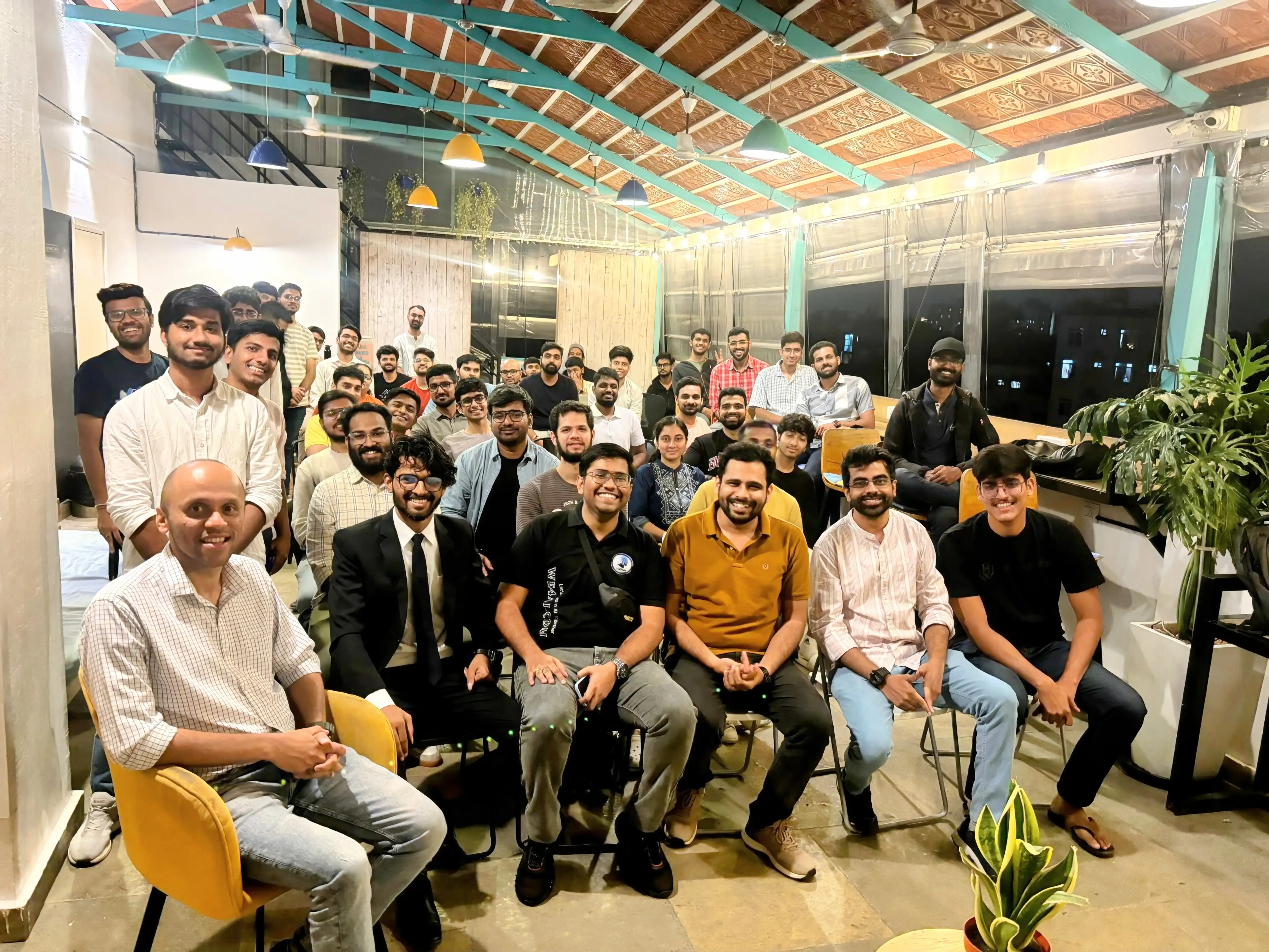 Ritwik Joshi addressing founders and tech enthusiasts at an eChai ventures startup meetup.